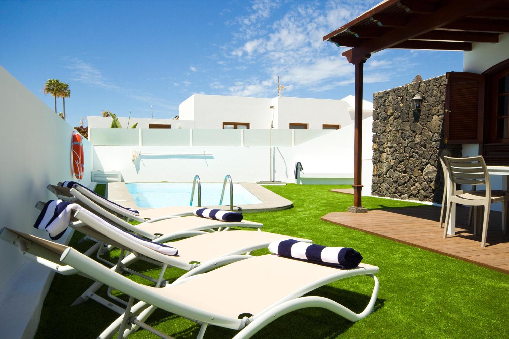 Villa El Golfo - By Az *